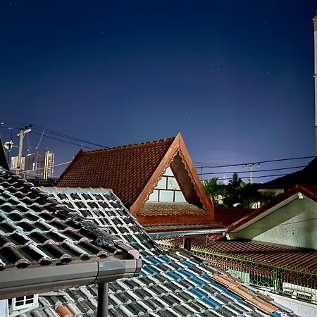 Farang House-3