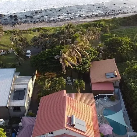 Les Pierres A Chaux Pieds Dans L Eau Avec Piscine-2