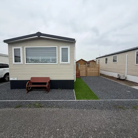 Mobile Home With Garden And Terrace 4 2-3