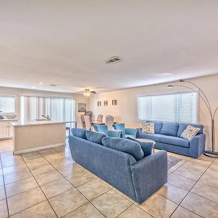 7 Min From The Strip With Pool-2