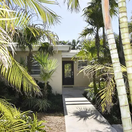 Higgs Beach Hideaway-2