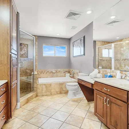 Resort Style Villa For Families & Groups With Pool, Hot Tub, Basketball, Mini Golf.-3