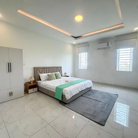 Spacious 5Br Townhouse In Central Phnom Penh-3