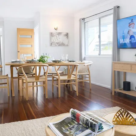 2Br Chic Urban Escape In Norman Park Near Bne With Parking-3