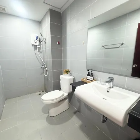 Spacious 5Br Townhouse In Central Phnom Penh-2