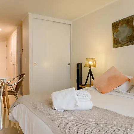 Modern Studio Prime Location Near Santa Lucia-3
