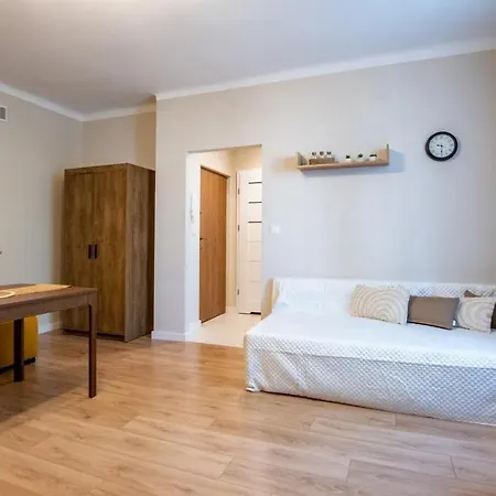 Przytulne Studio Przy Metro Plocka L Cozy Studio Near The Plocka Metro Station-3