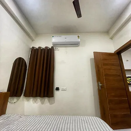 Simple City Loft With Quite Surroundings-3