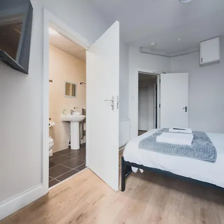 O2 Spacious Hideaway-2