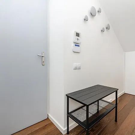Stunning Modern 2Bedroom With Iconic View-3