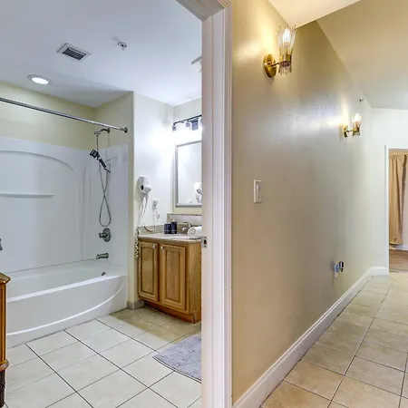 Lakefront Resort Condo Near Disney & Epic Universe-3