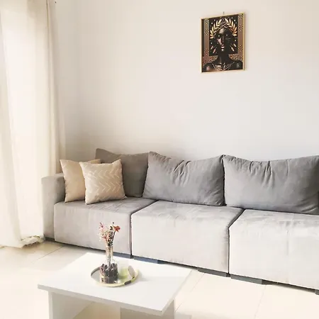 Modern 1Br Near Plateau Ideal For 4 Guests-2