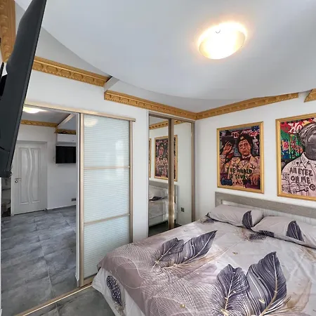 Columna Central Park Apt-3