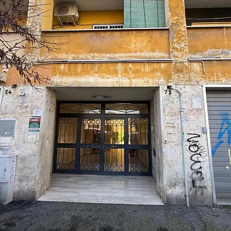 Lucio Sestio Apartment-3