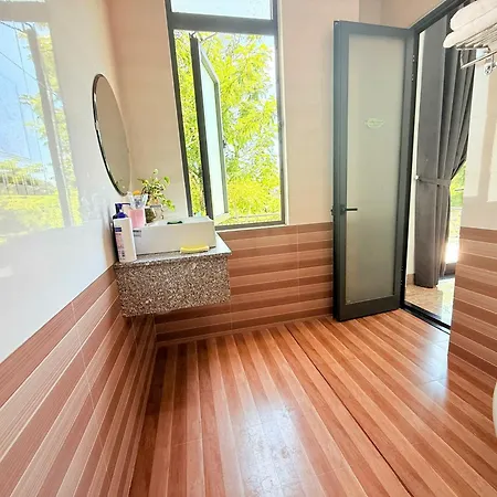 Sunny Apartment Hue-2