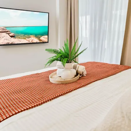 High-End 2Br W/Private Pool + Bbq + Steps To Beach-3