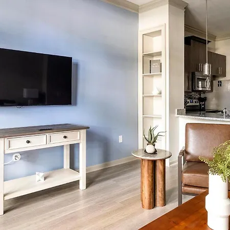 Landing Modern 2Bd Gym Clubhouse-2