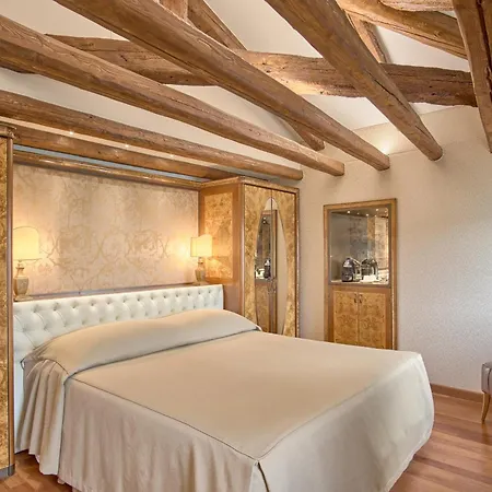 Hotel Santa Chiara-2