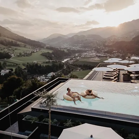 Verwöhnhotel Berghof-3