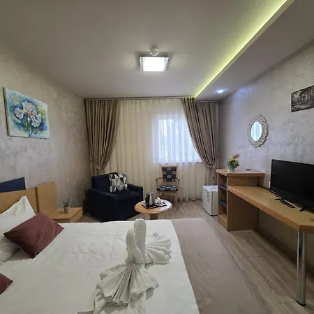 Iris Hotel-2