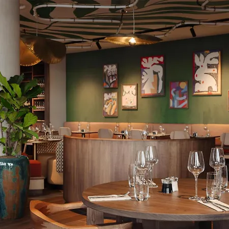 Doubletree By Hilton Amsterdam Centraal Station-3