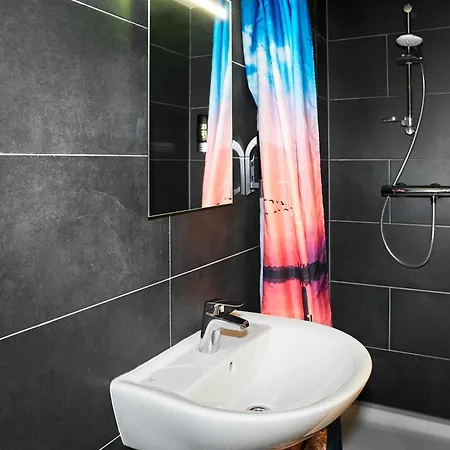 Amsterdam Teleport Hotel - Free Parking-3