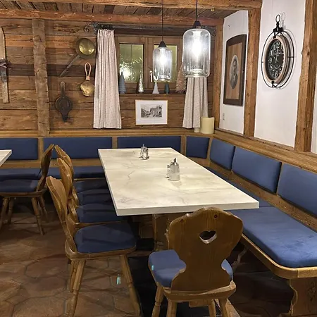 Pension Lederergütl-3