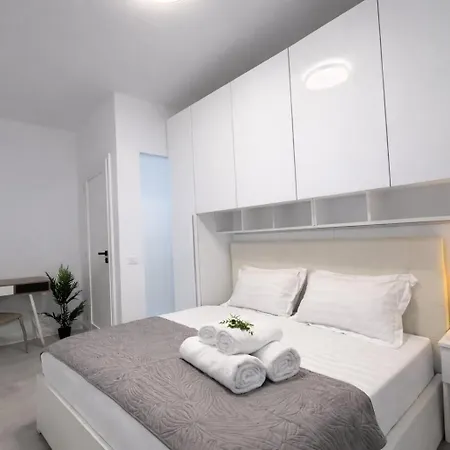 Luxury New Apartments Centru-3