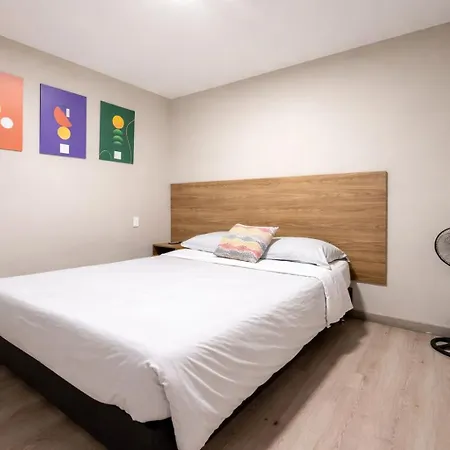 Aparta Estudio Cerca Al Parque Lleras Man202 By Roots Rentals-2
