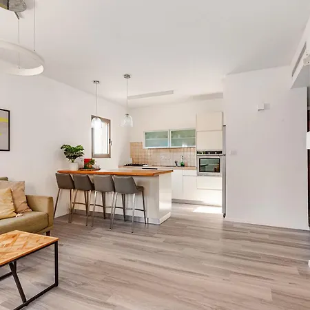 Breezhouse Mamad Yona Beach Residence-2