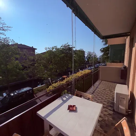 Eva 'S Flat With Large Sunny Balcony And Lagoon View-2