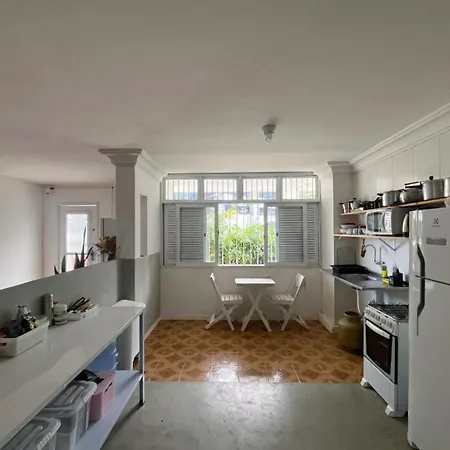 Quarto Com Varanda Privada A 160 Metros Da Praia Do Farol Da Barra 3-2
