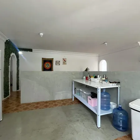 Quarto Privado A 160 Metros Da Praia Do Farol Da Barra 1-2