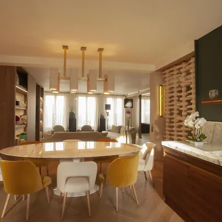 Luxueux Appartement Avec Balcon, Champs Elysees-2
