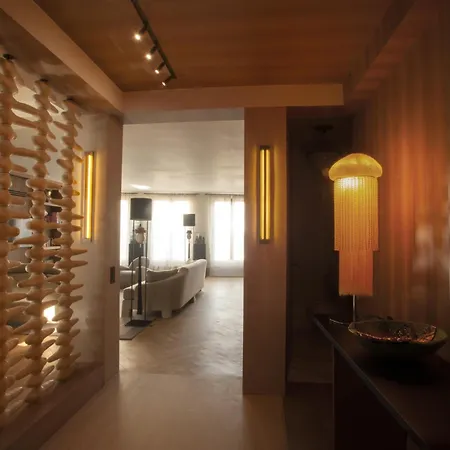 Luxueux Appartement Avec Balcon, Champs Elysees-3