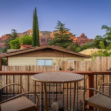 Red Rock Retreat With 360 Panoramic Views & Steps To Uptown Shops-2