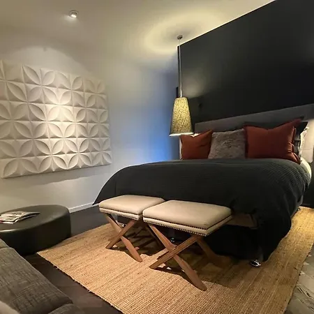 Oakwood Guesthouse-2
