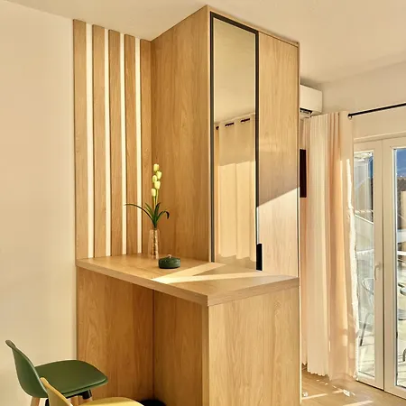 Modern Beachfront Apartment-2