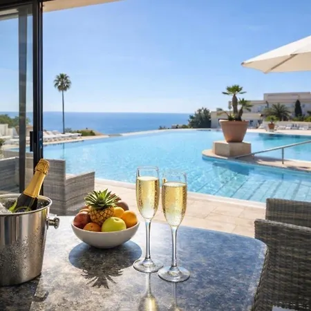 Apartment With Garden, Pool, Sea View And Parking-2
