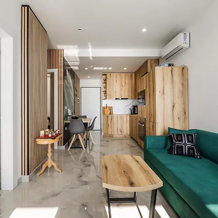 The Butterfly Apartment | Seafront & Amazing Views By Pikhost-3