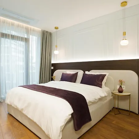Luxury Lake View Apartment Private Jacuzzi-3