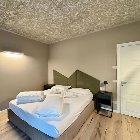 1Dest - Bike Farm Suites-3