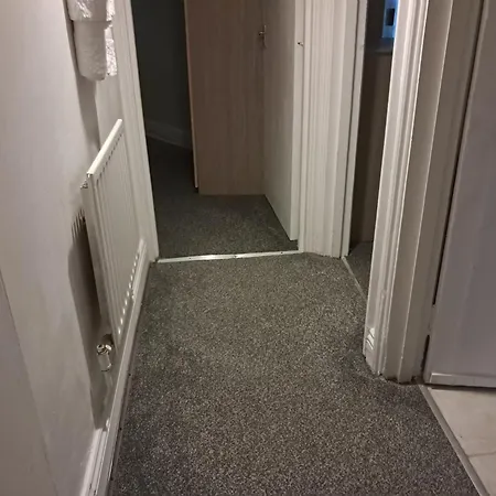 Apartment Sleeps 3 - Garden Pets Welcome-2