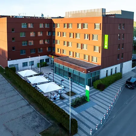 Ibis Styles Warszawa Airport-3