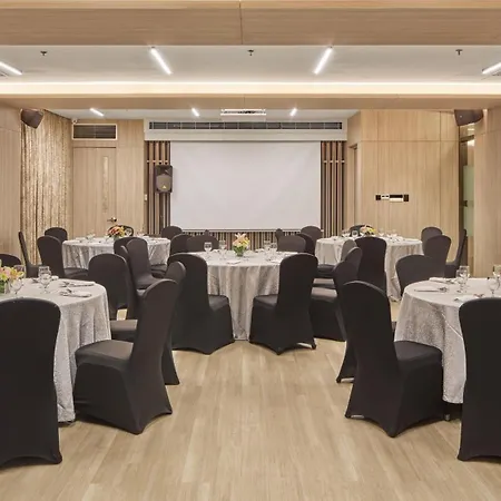 Holiday Inn & Suites Makati By Ihg-3