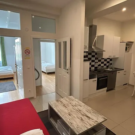 Family-Sized Apartment With Excellent Layout-3