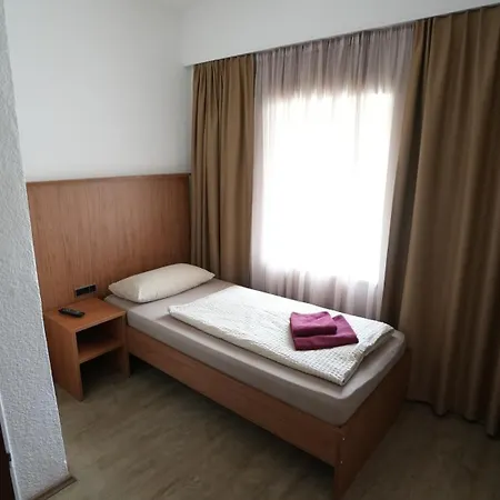 Berl Inn-3