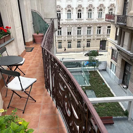 Anabelle Bed And Budapest-3