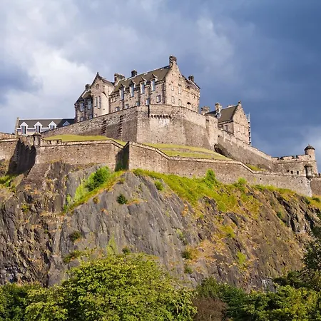 Holiday Inn Express Edinburgh City West By Ihg-3