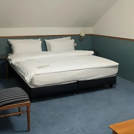 Hotel am Bayrischen Platz-2